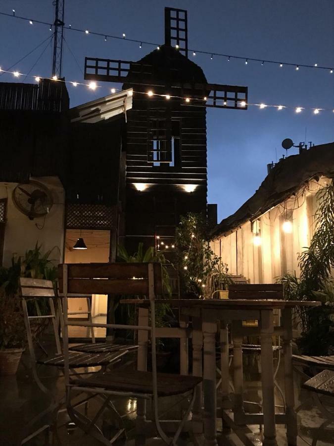 The Lazy Patio Homestay New Delhi Exteriör bild